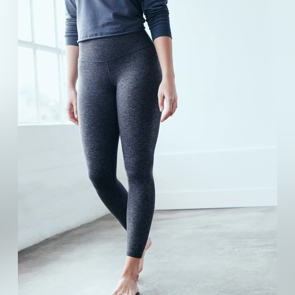 Quince Ultra-Soft High-Rise Legging, Heather Charcoal, Size Medium, inseam 25
